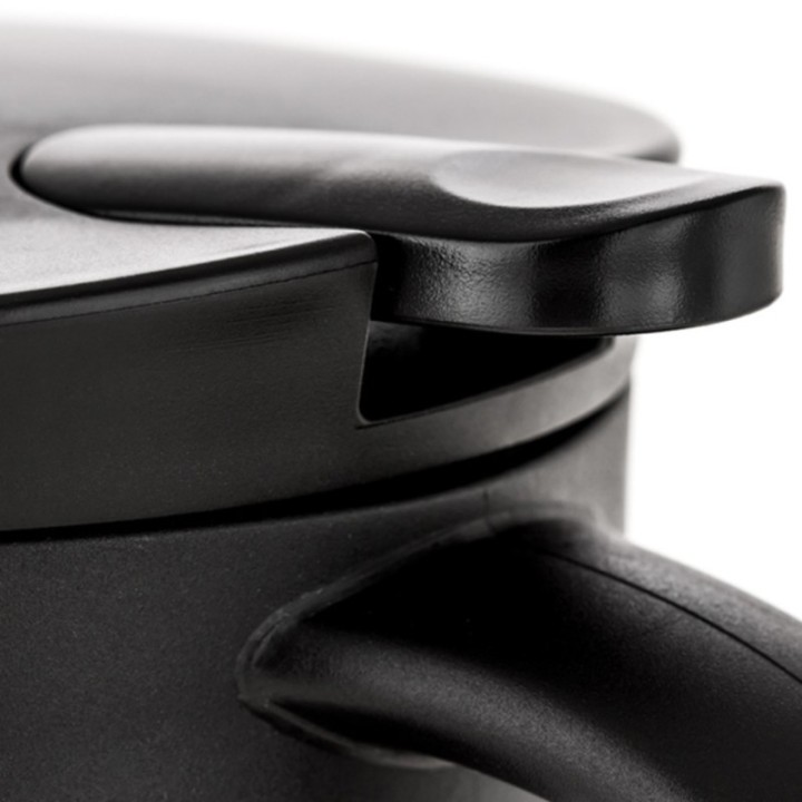 Hario V60-02 Stainless Steel Server 0.6 L White