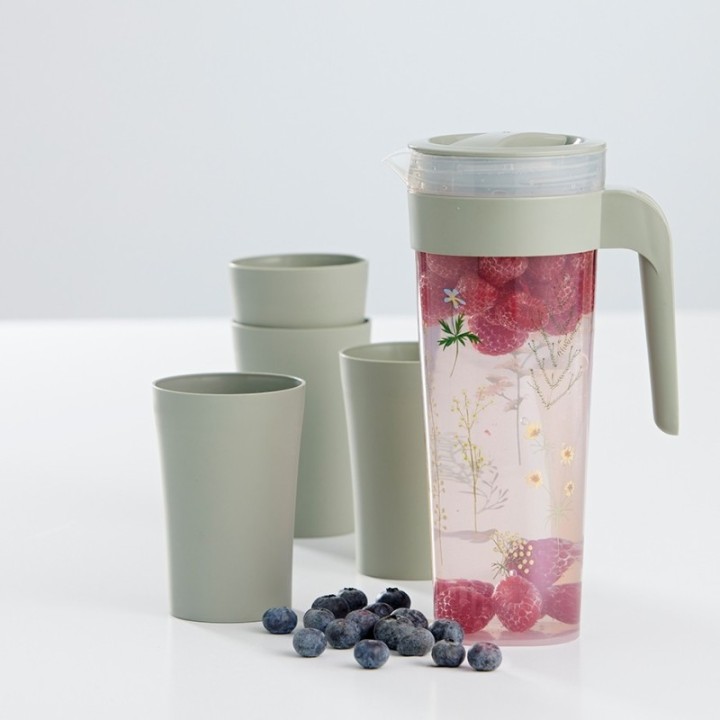 DAY Useful Everyday Jug incl. 4 pcs. glasses 40 cl Pink