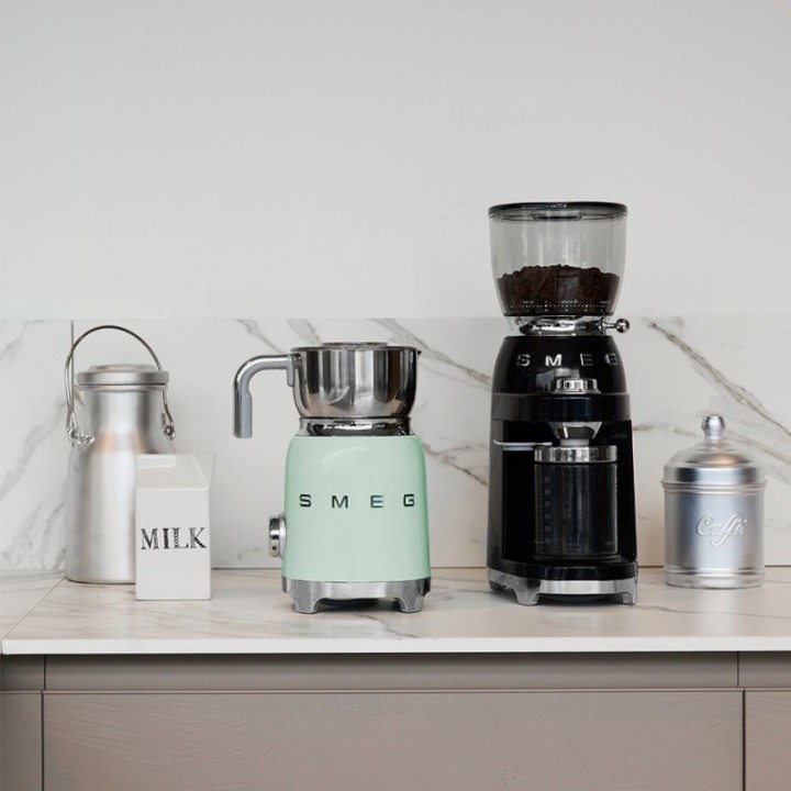 Smeg MFF11PGEU Milk frother Pastel green