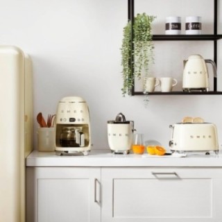 Smeg DCF02CREU Drip Coffee Machine Cream