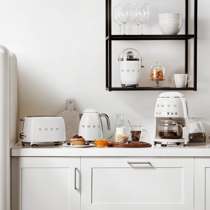 Smeg DCF02WHEU Drip Coffee Maker White