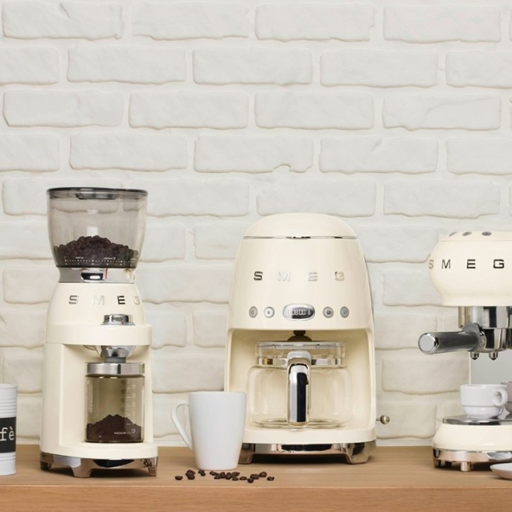 Smeg CGF11CREU Coffee grinder Cream