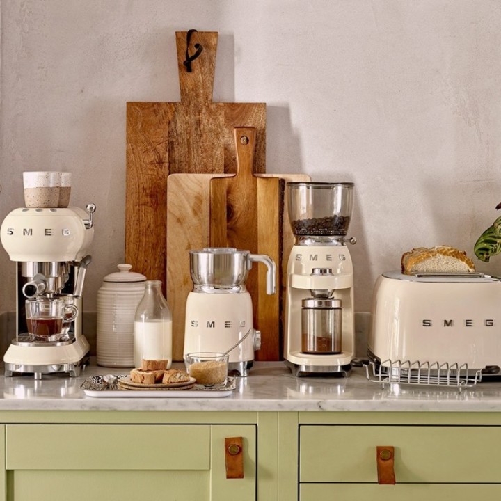 Smeg CGF11CREU Coffee grinder Cream