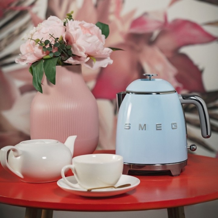 Smeg KLF05PBEU Mini Kettle 0.8L Pastel Blue