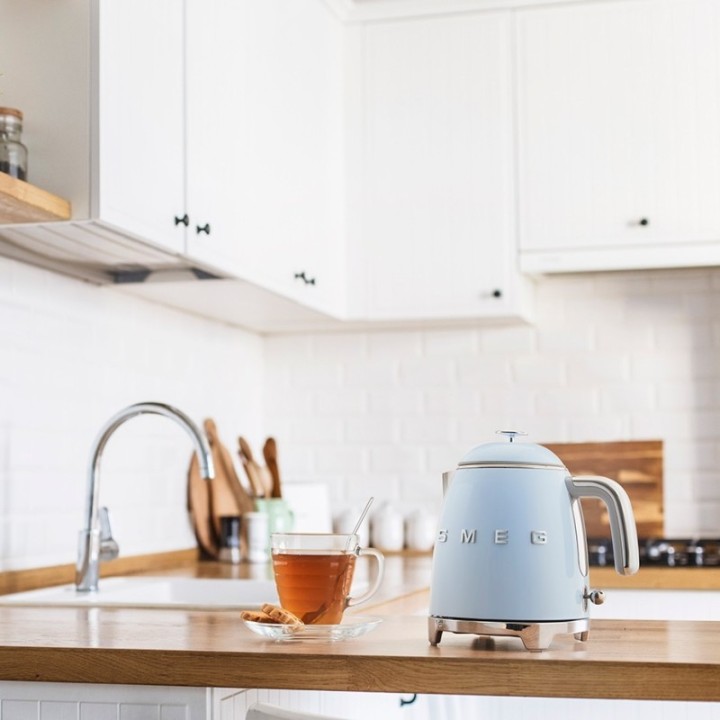 Smeg KLF05PBEU Mini Kettle 0.8L Pastel Blue