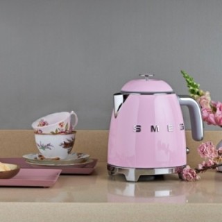 Smeg KLF05PKEU Mini Kettle 0.8 L Pink