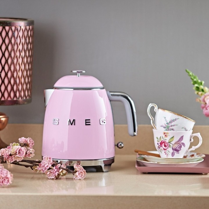 Smeg KLF05PKEU Mini Kettle 0.8 L Pink