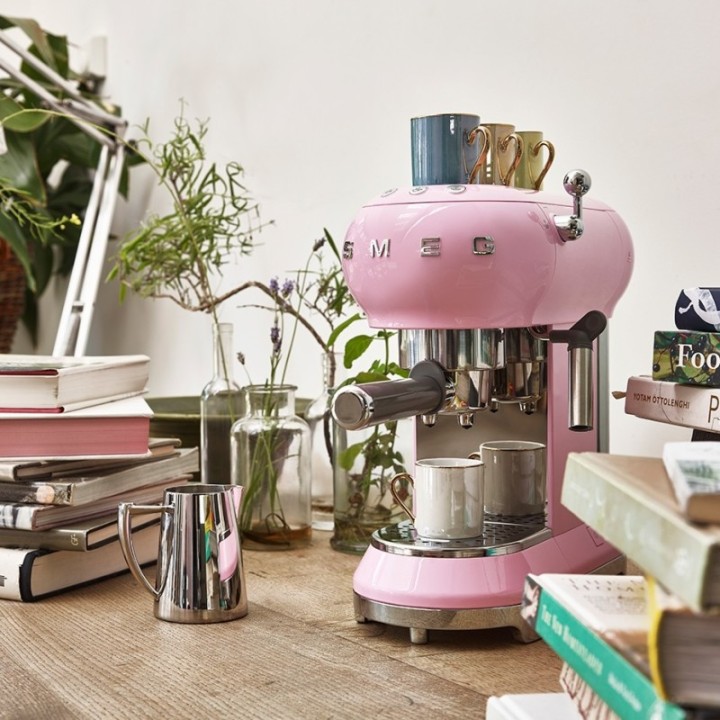 Smeg ECF02PKEU Espresso Machine Pink