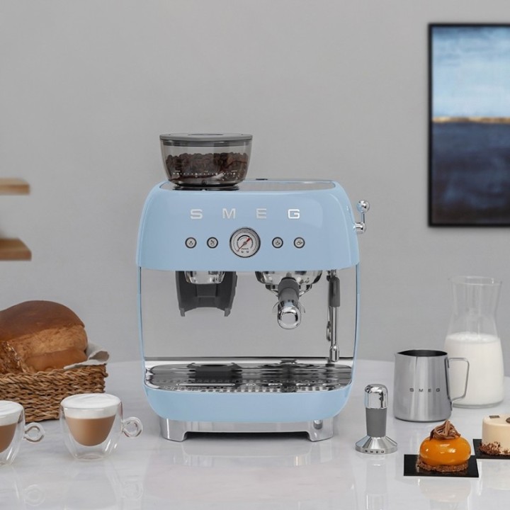 Smeg EGF03PBEU Manual espresso machine incl. grinder Pastel blue