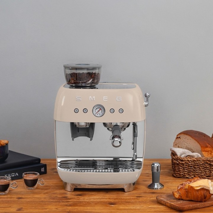 Smeg EGF03CREU Manual espresso machine Incl. grinder Cream