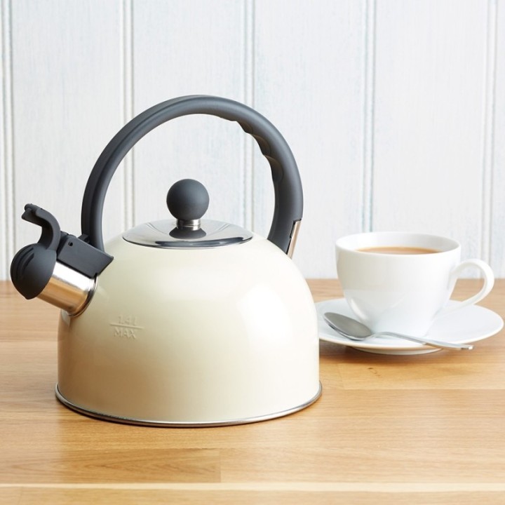 Living Nostalgia Antique 1.4 L Kettle Cream