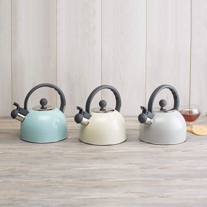 Living Nostalgia Antique 1.4 L Kettle Cream