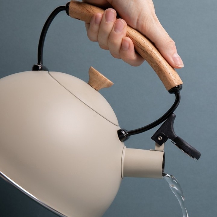 La Cafetière 1.6 L Kettle Latte with Wood