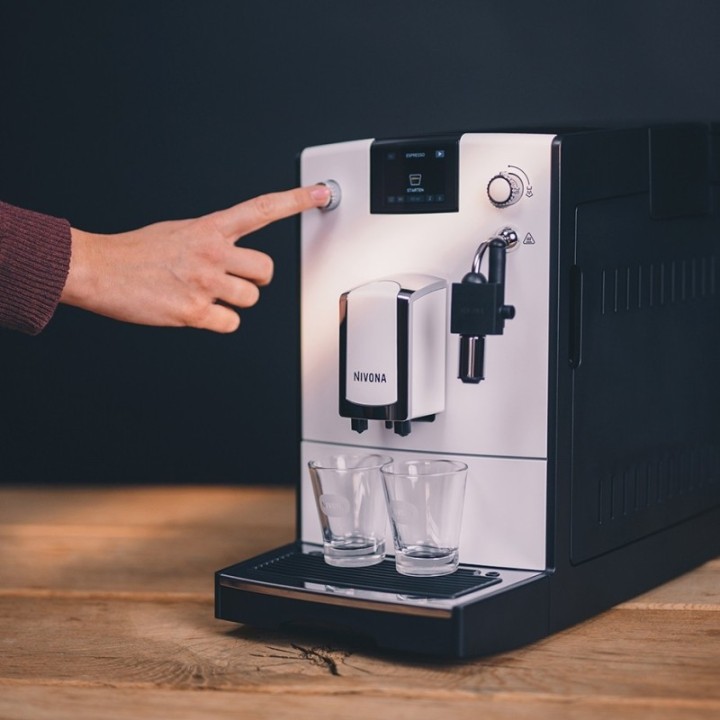 Nivona NICR 560 White Espresso Machine Incl. 8x400g Rigtig Kaffe Organic