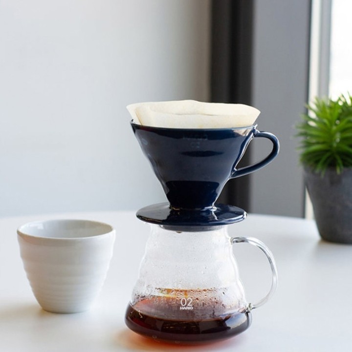 Hario Filterbryg Sæt Inkl. V60-02 Keramik Dripper 2 Kop, Server 0,6 L & Kedel