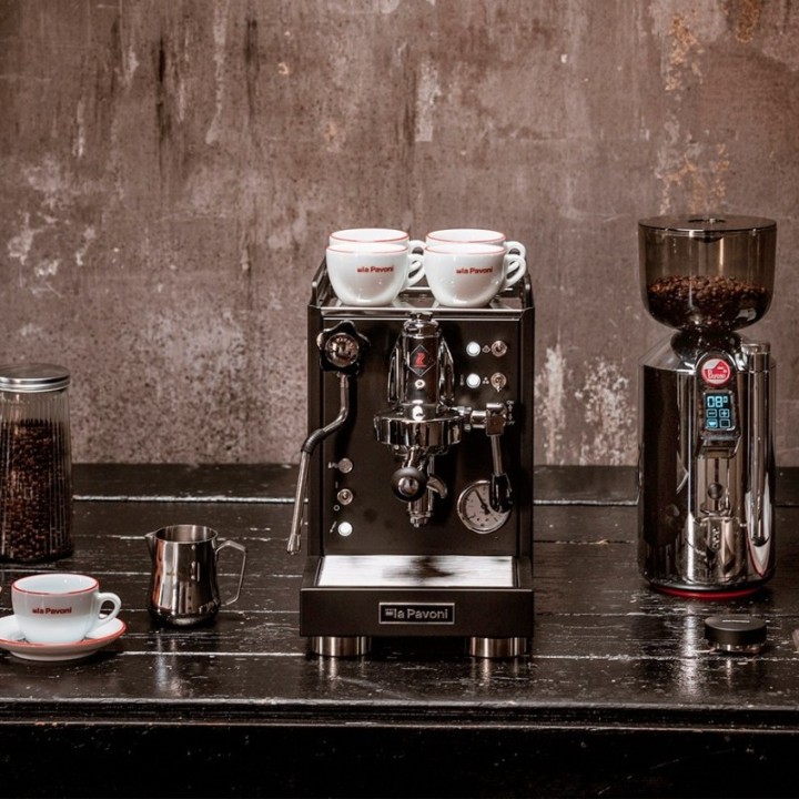 La Pavoni Mini Cellini Sort LPSMCB01EU Inkl. Eureka Mignon Turbo Espressokværn, Baristaudstyr & Kopper