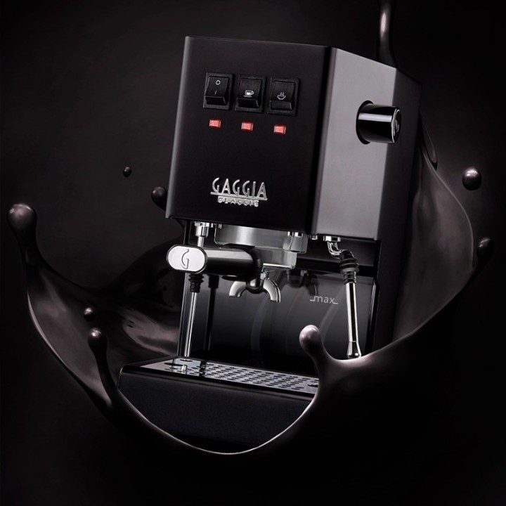 Gaggia Classic E24 Black Espresso Machine incl. Eureka Mignon Zero 55s Black Grinder & Barista Accessories