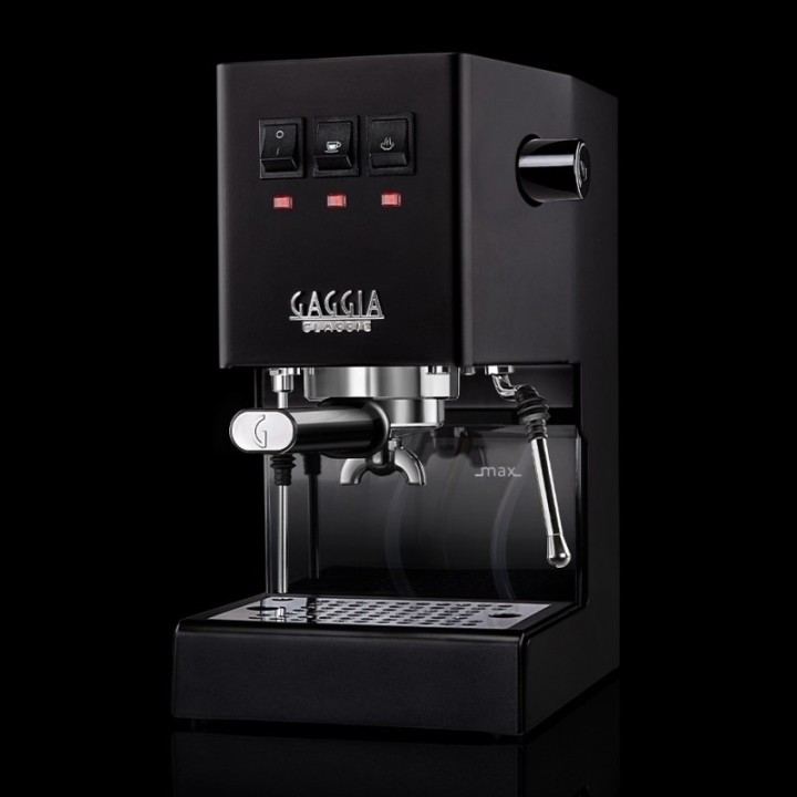 Gaggia Classic E24 Black Espresso Machine incl. Eureka Mignon Zero 55s Black Grinder & Barista Accessories