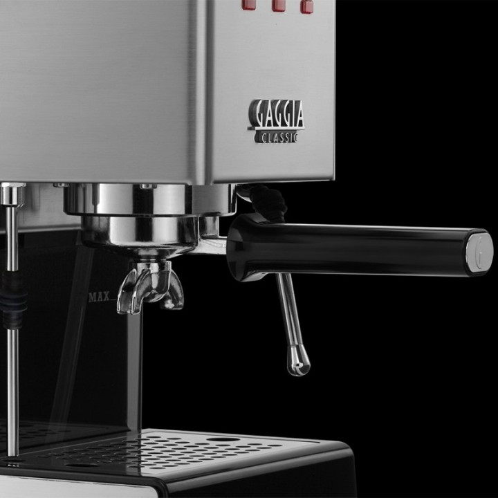 Gaggia Classic E24 Steel Espresso Machine incl. Eureka Mignon Zero 55s Black Grinder & Barista Accessories