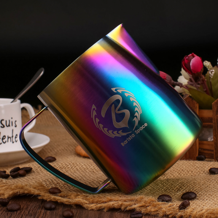 Barista Space Sandy Rainbow Mælkekande 0,6L Titanium