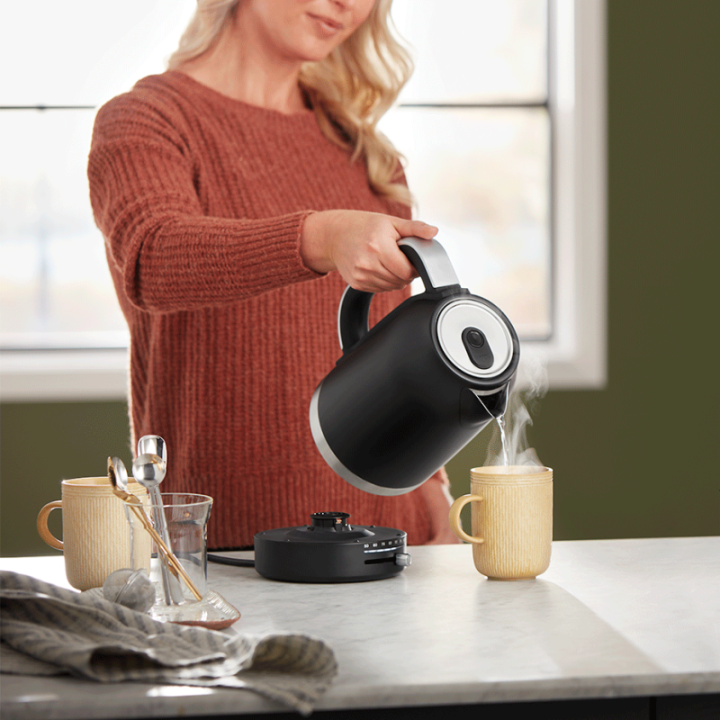 KitchenAid 5KEK1701EBM Elkedel 1,7 L Mat Sort