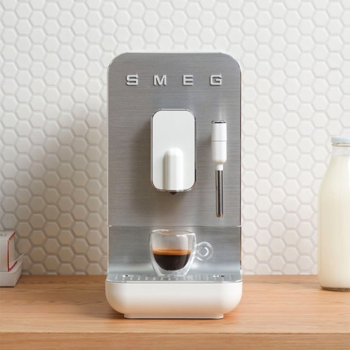 Smeg BCC12WHMEU Hvid Inkl. 1,8kg Rigtig Kaffe Mixpakke Kaffebønner