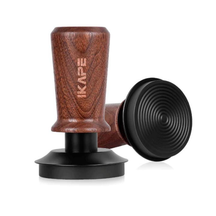 IKAPE V3 Kalibreret Tamper med Fjeder, Riller & Titaniumsbelægning 53,3 mm Valnød