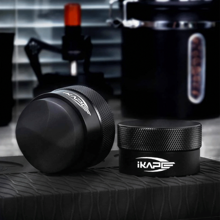 IKAPE Coffee Gravity Leveling Tool V1 Titanium 53,3 mm Sort