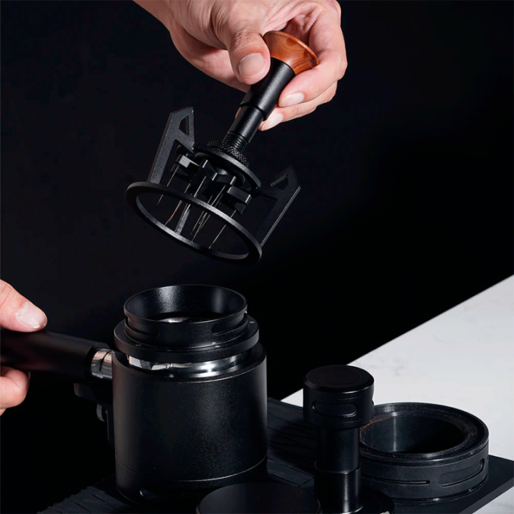 IKAPE V3 Springback Roterende WDT Tool 58 mm Valnød Inkl. Kaffebeholder Sort 600g