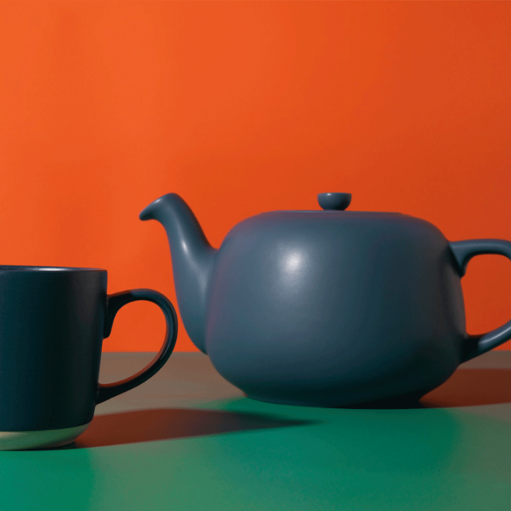 La Cafetière 1,2 L Tebrygger Inkl. Krus 35 cl 2 Stk Navy & Østerlandsk Thehus Pyramidetebreve 24 stk