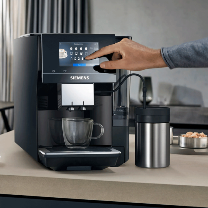 Siemens TP713R19 EQ700 Classic Piano Sort Espressomaskine Inkl. Mælkebeholder Glas & Rigtig Kaffe Mixpakke 3kg Hele kaffebønner