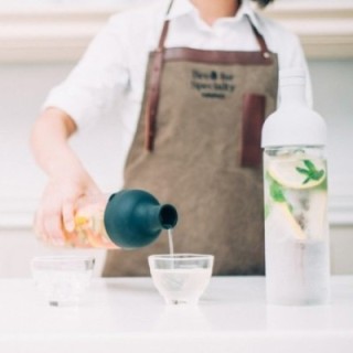 Hario 0,75 L Istebrygger m. 2 glas Inkl. Østerlandsk Thehus Amalienborg Blend Organic 125g & Tivoli Balloon Tea Organic 125g