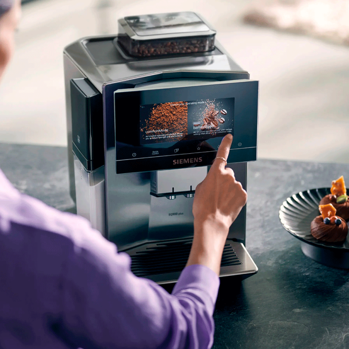 Siemens TQ905RZ3 EQ900 Plus Espressomaskine Inkl. AutoCalc'n Clean, Termokande & 6kg Rigtig Kaffe Hele kaffebønner