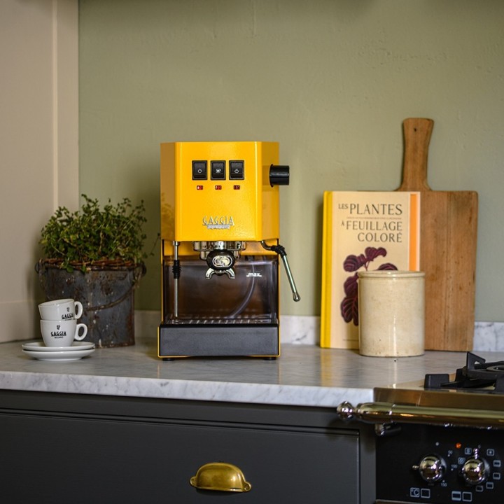 Gaggia Classic E24 Sunshine Yellow Espressomaskine Inkl. Eureka Mignon Zero 55s & Baristaudstyr
