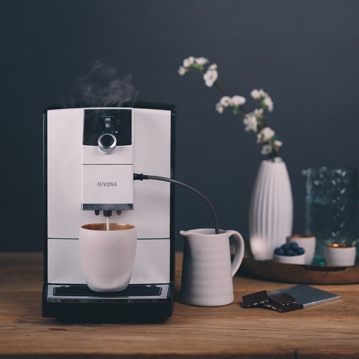 Nivona NICR 796 Hvid Espressomaskine Inkl. Mælkebeholder & 6x400g Rigtig Kaffe Organic