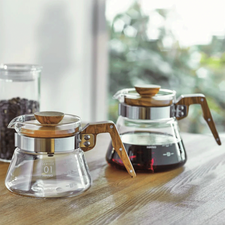 Hario V60 Coffee Server 0,40 L & Hario V60-02 Glas Dripper 1 Kop. Oliventræ