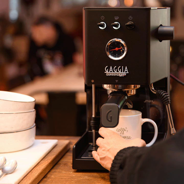 Gaggia Classic UP Sort Espressomaskine Inkl. Eureka Mignon Zero 65 Mat Sort Espressokværn