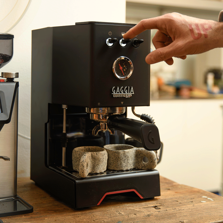 Gaggia Classic UP Sort Espressomaskine Inkl. Eureka Mignon Specialita Sort Espressokværn
