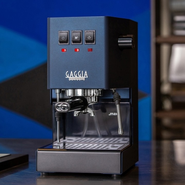 Gaggia Classic E24 Blå Espressomaskine Inkl. Eureka Mignon Zero 65 Speedy Espressokværn