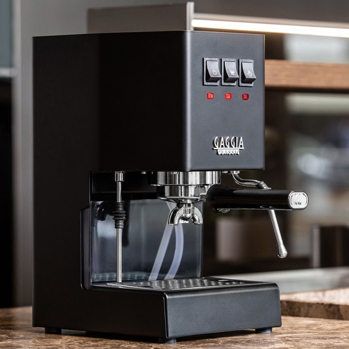 Gaggia Classic E24 Sort Espressomaskine Inkl. Eureka Mignon Zero 65 Speedy Mat sort Epsressokværn