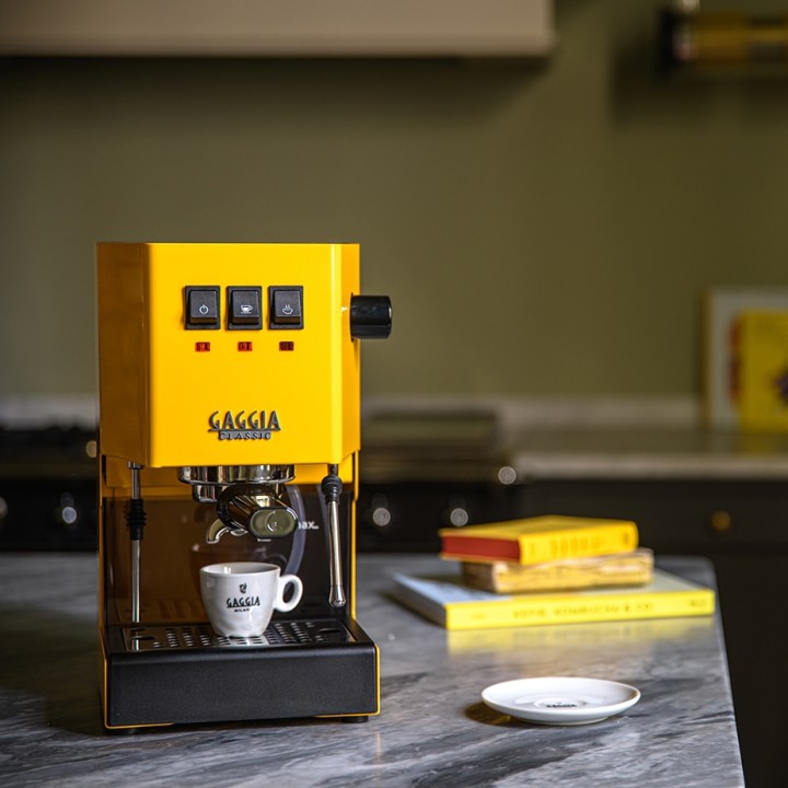 Gaggia Classic E24 Sunshine Yellow Espressomaskine Inkl. Eureka Mignon Zero 65 Speedy Mat Sort Espressokværn