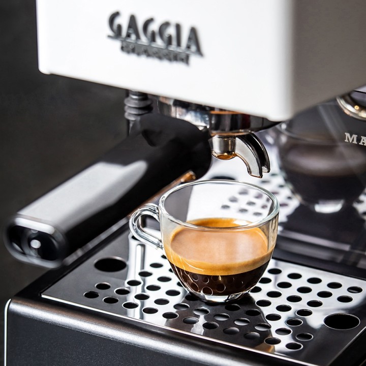 Gaggia Classic E24 Hvid Espressomaskine Inkl. Eureka Mignon Zero 65 Speedy Hvid Espressokværn