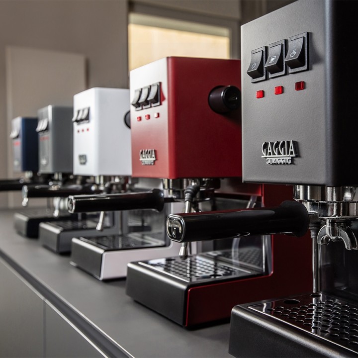 Gaggia Classic E24 Hvid Espressomaskine Inkl. Eureka Mignon Zero 65 Speedy Hvid Espressokværn