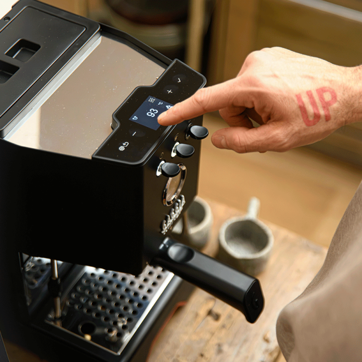 Gaggia Classic UP Sort Espressomaskine Inkl. Eureka Mignon Zero 65 Speedy Mat Sort Espressokværn