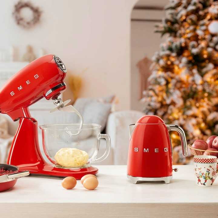 Smeg KLF03RDEU Elkedel 1,7L Rød Smeg KLF03RDEU Elkedel 1,7L Rød