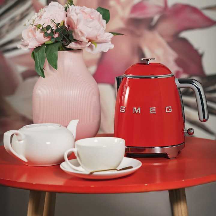 Smeg KLF05RDEU Minielkedel 0,8L Rød Smeg KLF05RDEU Minielkedel 0,8L Rød