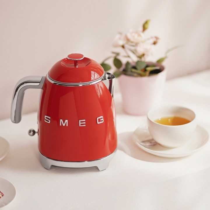 Smeg KLF05RDEU Minielkedel 0,8L Rød Smeg KLF05RDEU Minielkedel 0,8L Rød