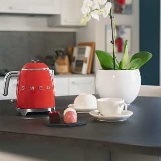 Smeg KLF05RDEU Minielkedel 0,8L Rød Smeg KLF05RDEU Minielkedel 0,8L Rød