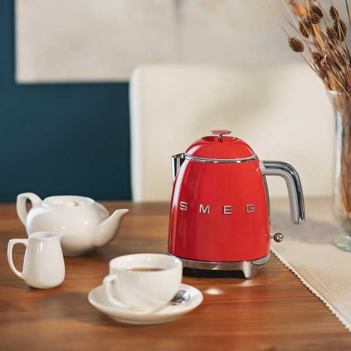 Smeg KLF05RDEU Minielkedel 0,8L Rød Smeg KLF05RDEU Minielkedel 0,8L Rød