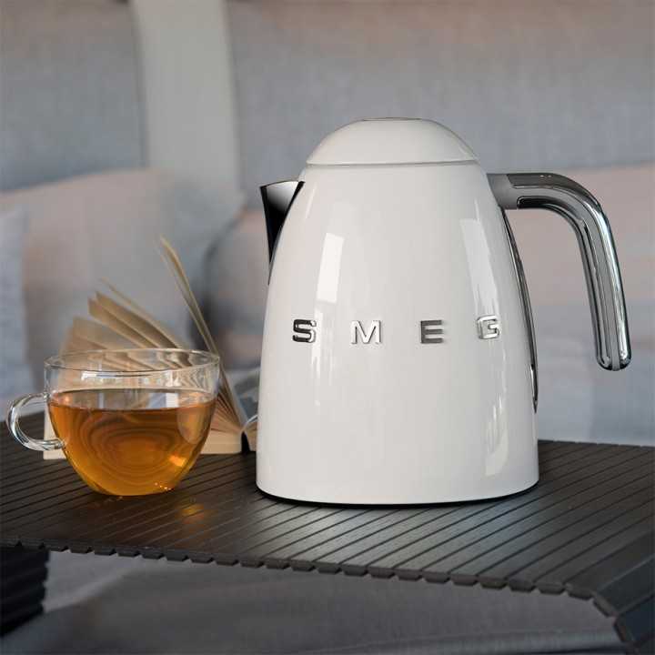 Smeg KLF04WHEU Elkedel m. Temperatur 1,7L Hvid